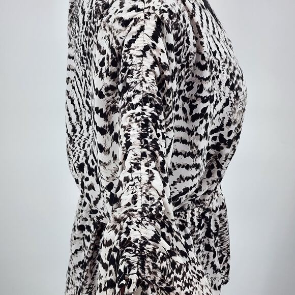 Simply Vera Wang Faux Wrap Blouse Flared Bottom Ruched Sleeves Size S - Picture 5 of 10